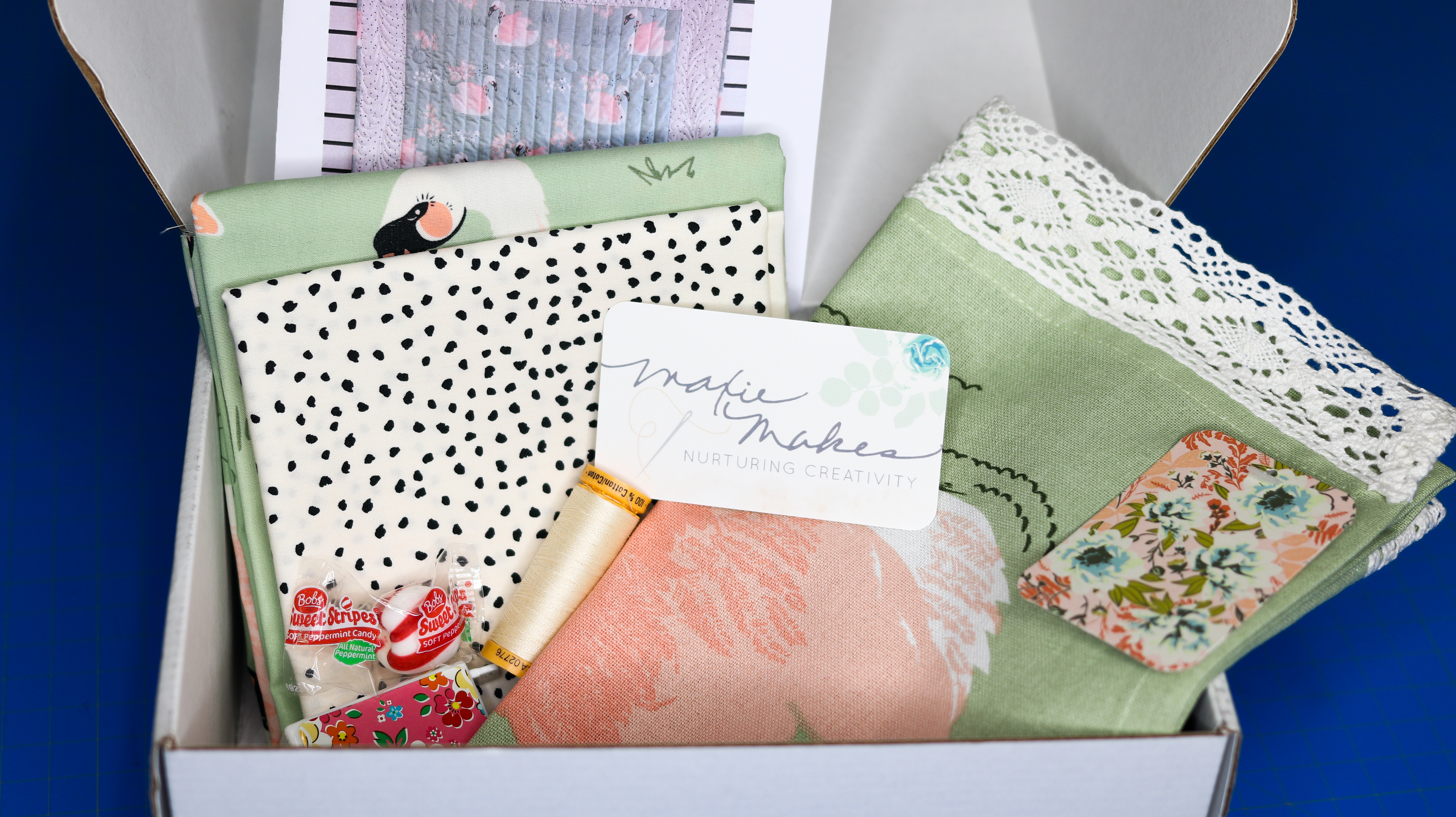 Unboxing 📦 Maxie Mail Sewing Subscription Box Sewing Report