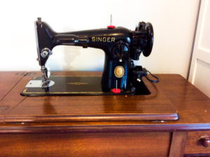 Singer 201 2 sewing machine vintage