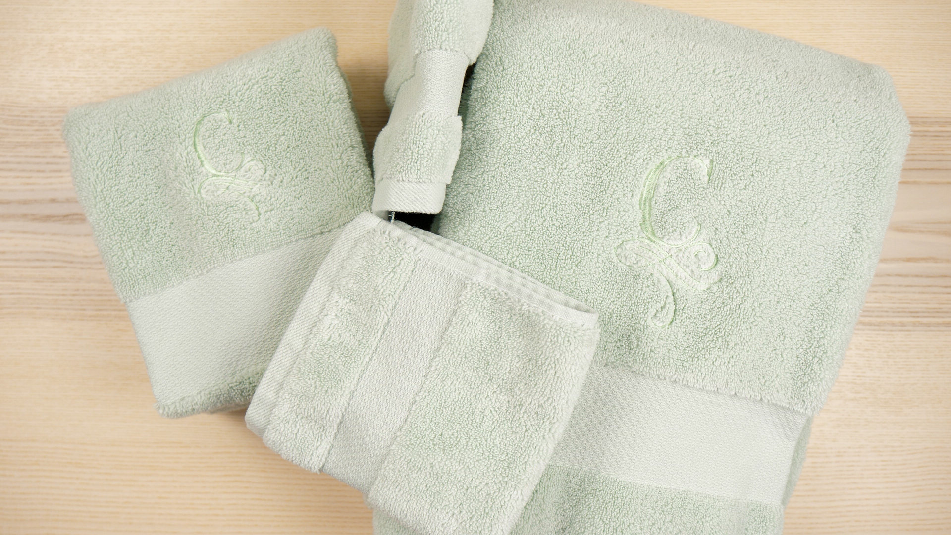 Embroidering Towel Set Updated Tutorial.00_06_19_16.Still003
