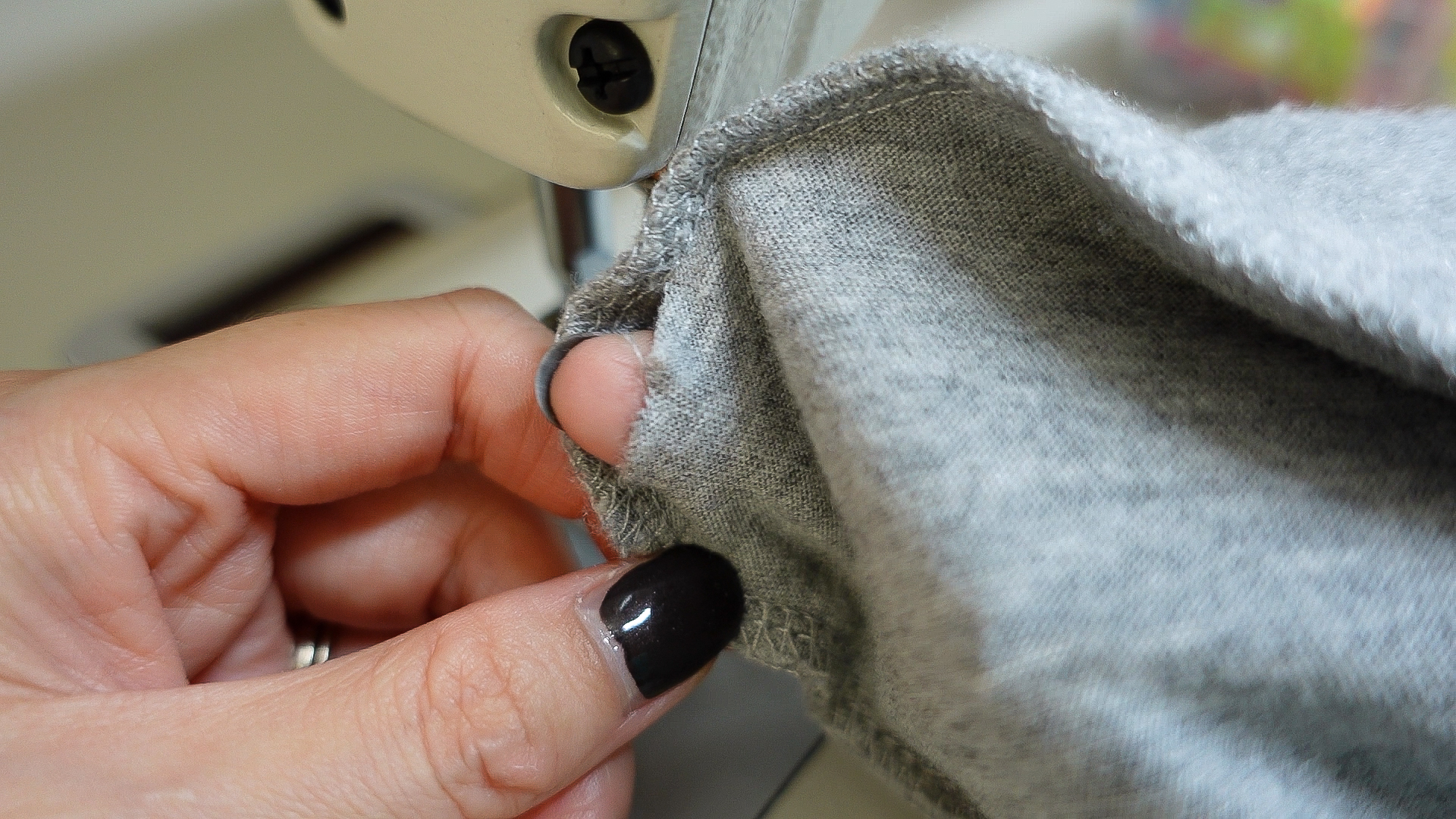 Hole in Your Pants Pocket? Quick Fix with a Sewing Machine Sewing Report
